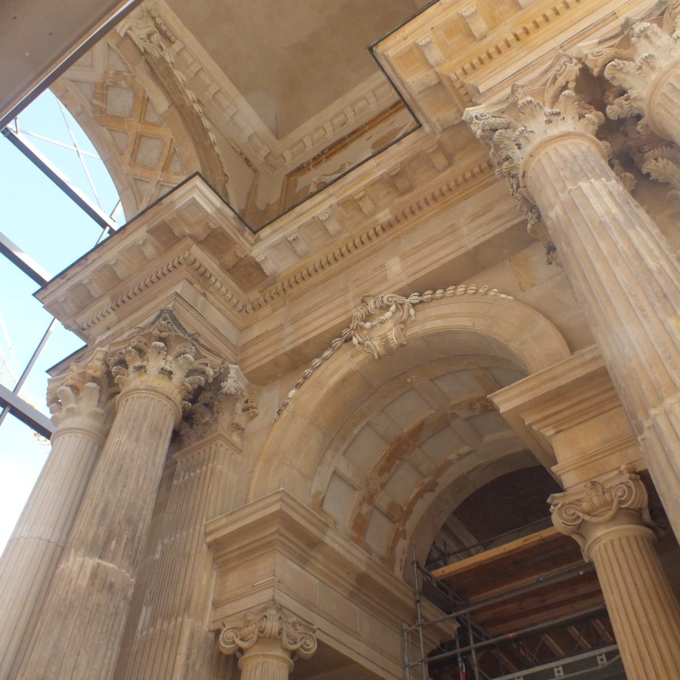 stuckrestaurierung neues palais potsdam historische fassade